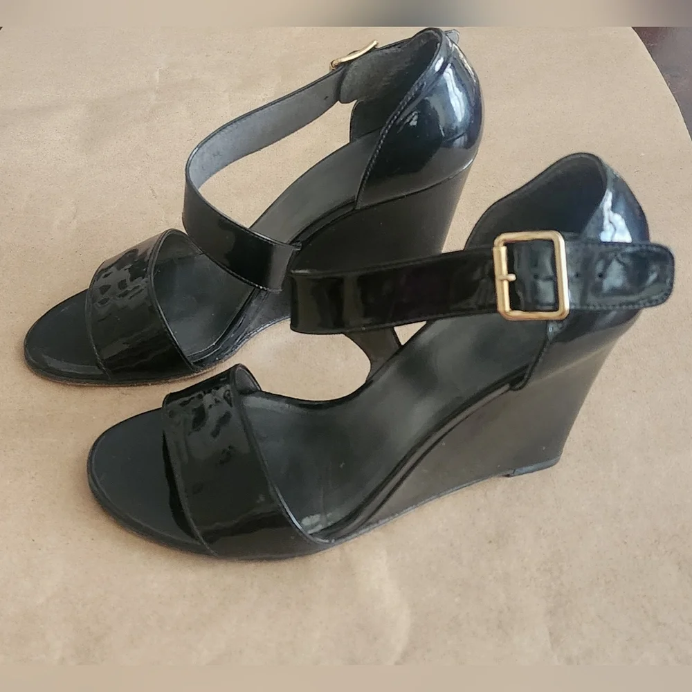 Stuart‎ Weitzman Black Patent Leather Wedge Sandals With Cross Strap Sz 8 - Picture 4 of 7